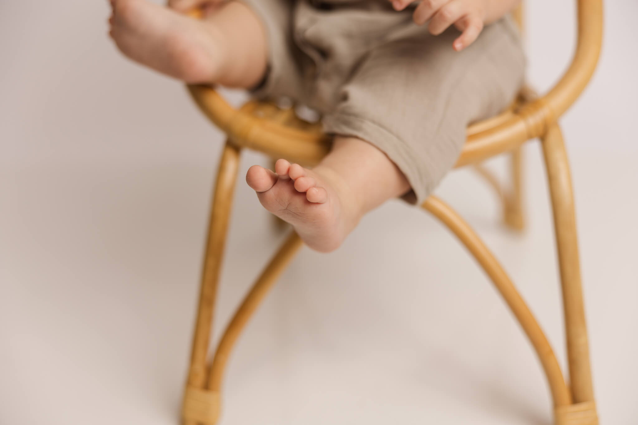 details shot of baby boy's toes during his one year milestone session.